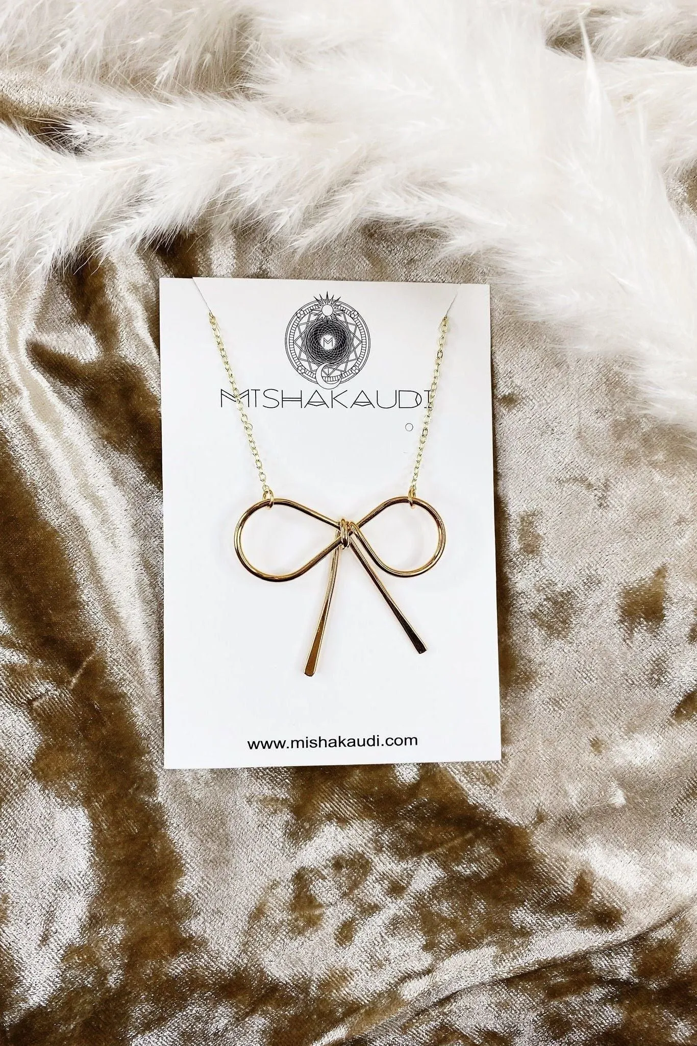 Bow Necklace