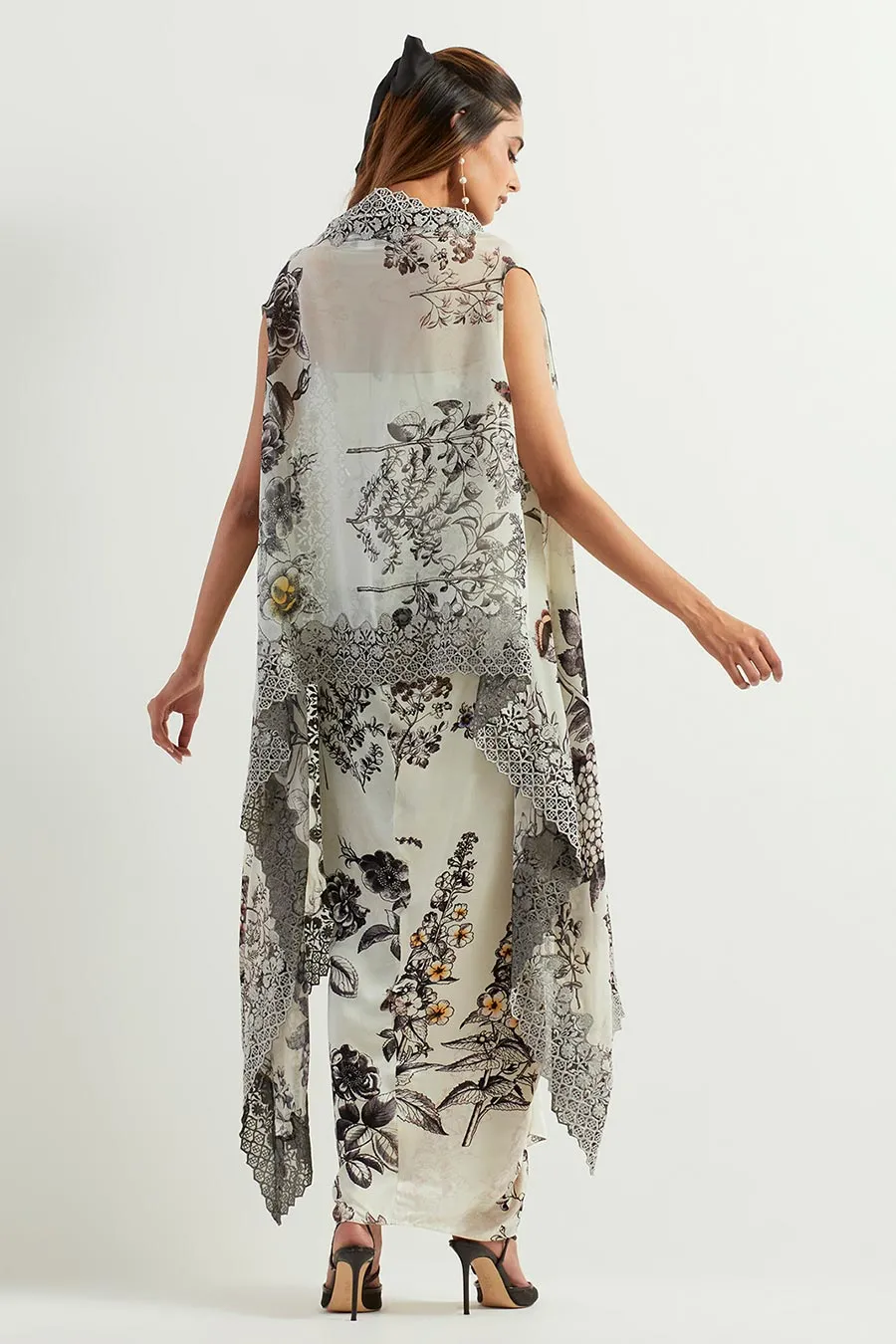 Saaya Printed Co-Ord Set with Cape