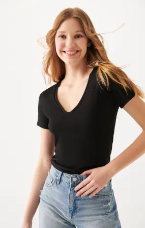 WOMEN'S BASIC SHORT SLEEVE T-SHIRT IN BLACK